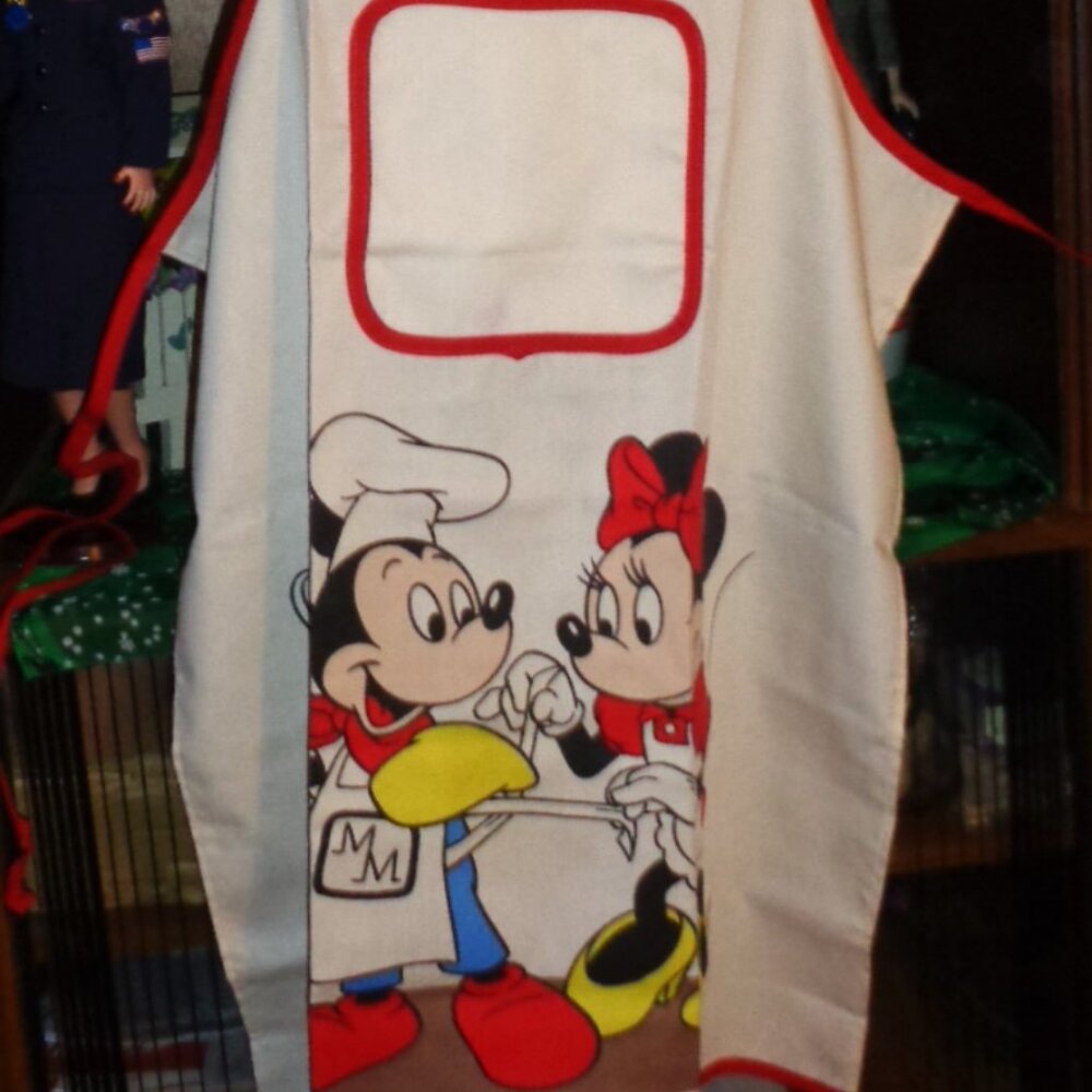 RARE-NEW DISNEY MICKEY AND MINNIE MOUSE ADULT APRON-ONE SIZE FITS ALL-CHEERFUL